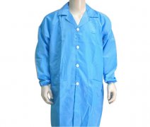 防靜電服裝如何工作及其在工作場(chǎng)所安全中的重要性